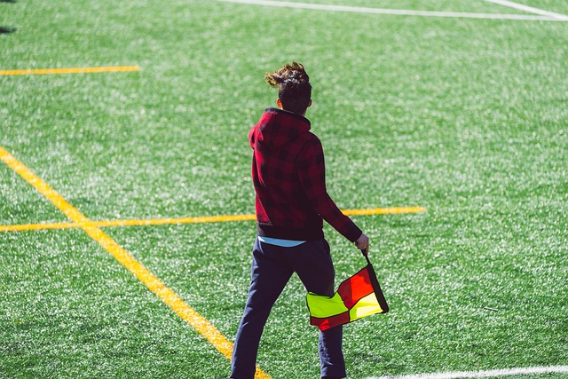 坎贝尔：我的速度不比范德芬慢，高速情况下我还能灵活移动