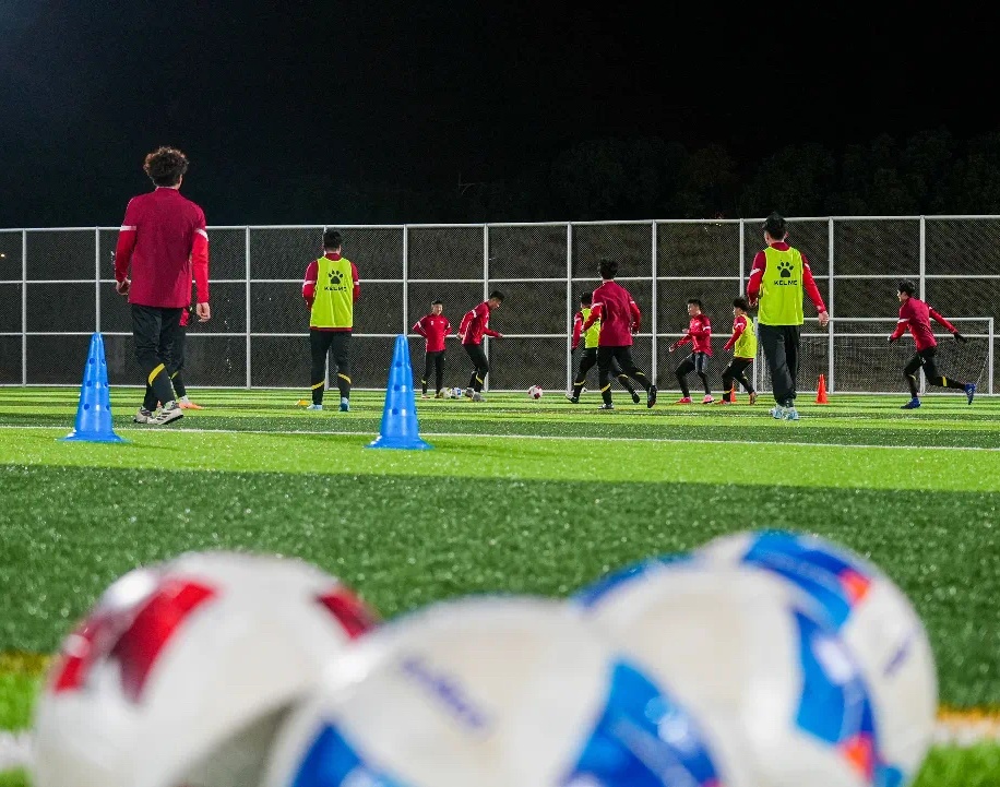 早报：悲欢并不相通