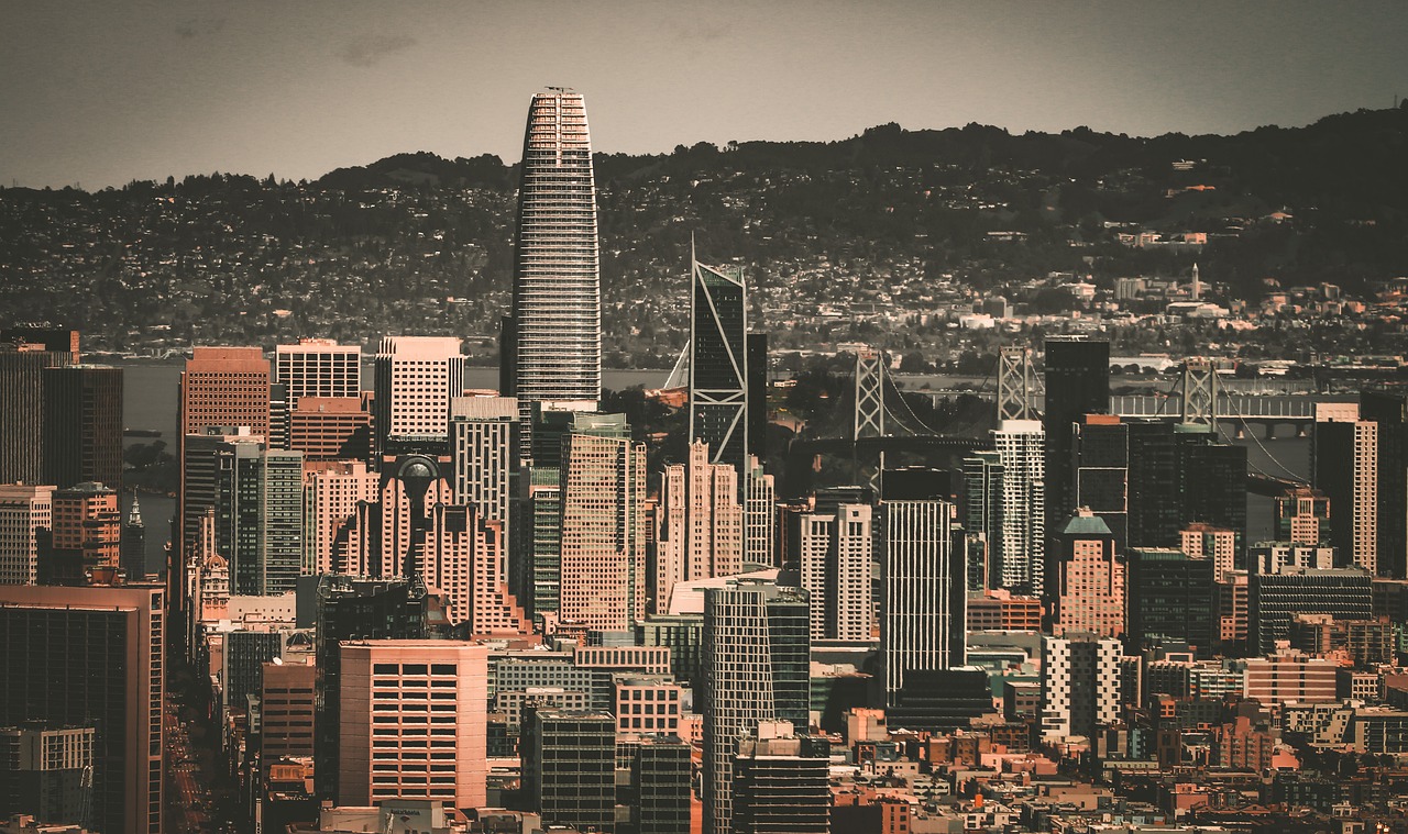 电讯报：杜库雷、齐耶赫等73人联名致信欧足联，要求禁赛以色列